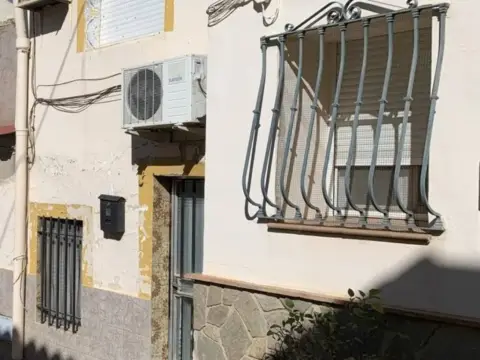 Casa rústica en Cortes de Pallás