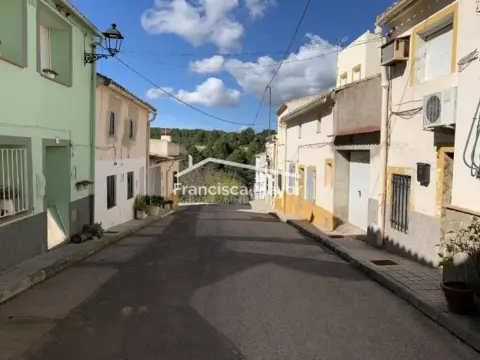 Casa rústica en Cortes de Pallás