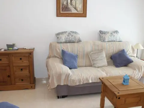 Piso en calle de las Higueras, 93