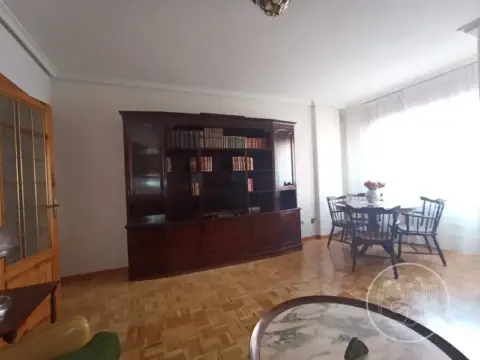 Piso en Ávila Capital