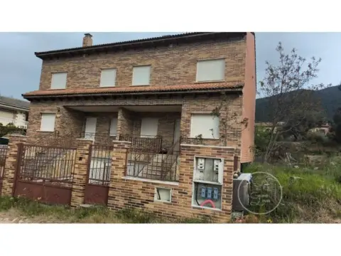 Chalet en Sotillo de La Adrada