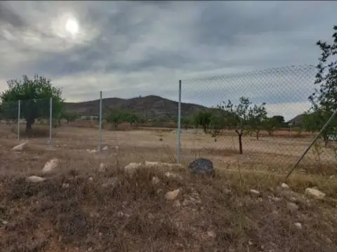 Terreno en calle de Cartagena