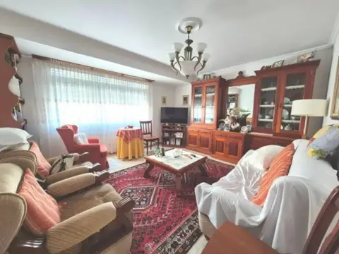 Piso en Avenida San Xosé Obreiro