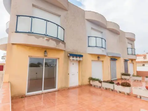 Casa adosada en Urbanización Veneziola E