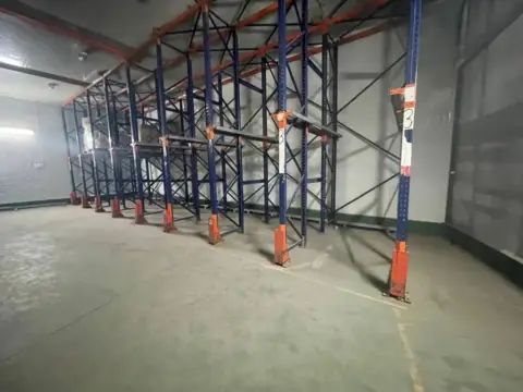 Nave industrial en Cruz de Humilladero