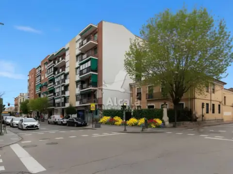 Piso en San Isidro, Estación