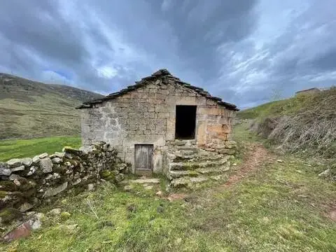 Casa rústica en calle Rio Nela, 1