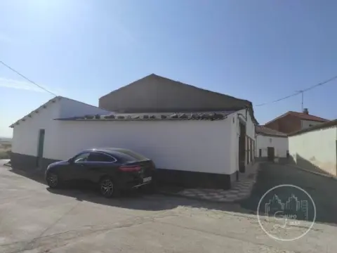 Casa rústica en Narros de Saldueña