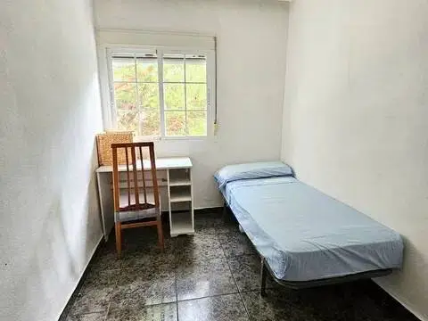 Habitación en Parque Alcosa-Jardines del Edén