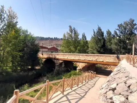 Casa en Murillo de Río Leza