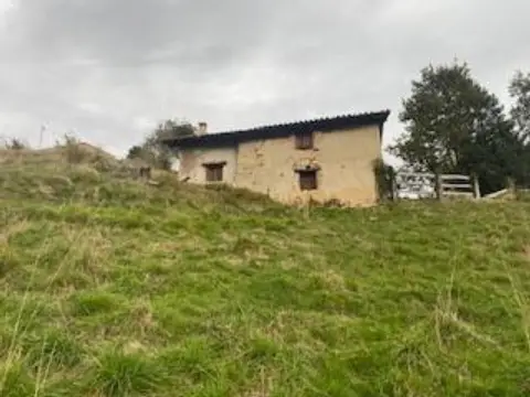 Finca rústica en Vallín (Infiesto)