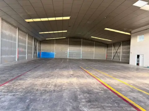 Nave industrial en Migjorn