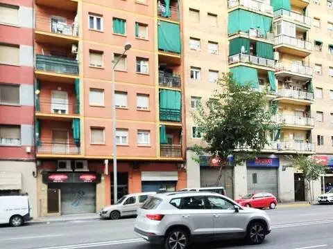 Nave industrial en Instituts