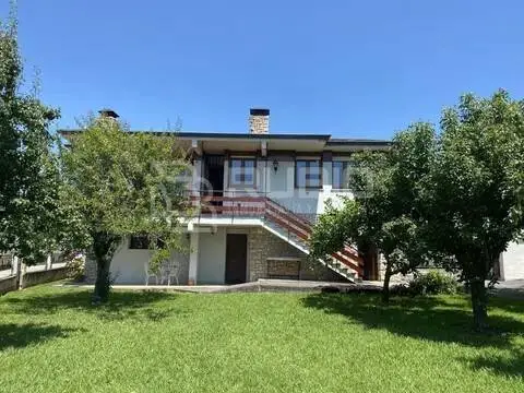 Casa rústica en calle de la Mies