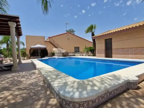 Chalet en Reina Victoria-Poeta Miguel Hernández