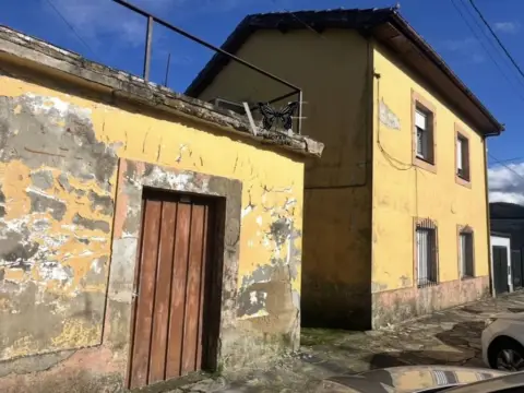 Casa adosada en Pravia
