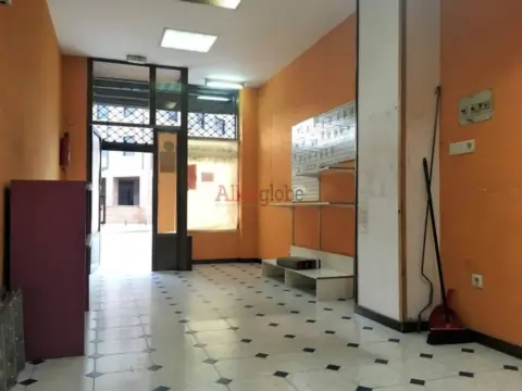 Local comercial en Tenderina-Mercadín-Fozaneldi