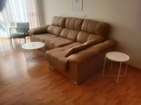 Piso en calle Avenida Juan Carlos I