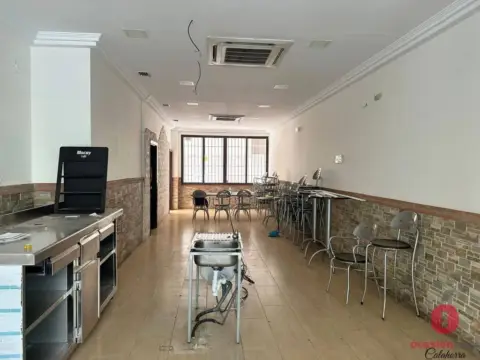 Local comercial en La Viñuela-Rescatado