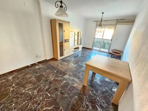 Piso en Zona Avenida de los Ogíjares