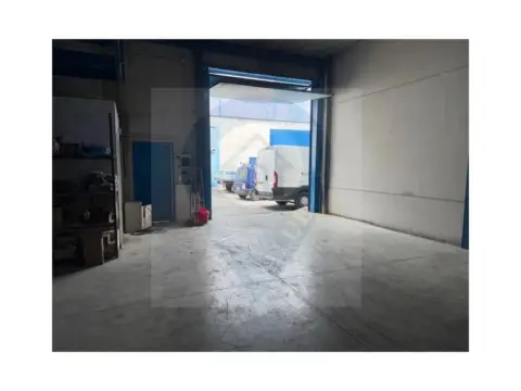 Nave industrial en El Romeral-Santa Amalia