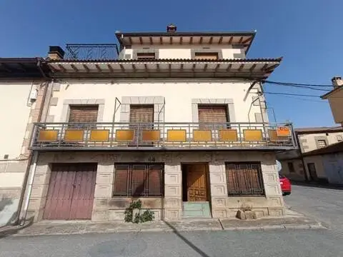 Casa rústica en calle Barco Piedrahita, 64