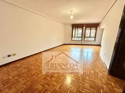 Piso en Plaza de Riego