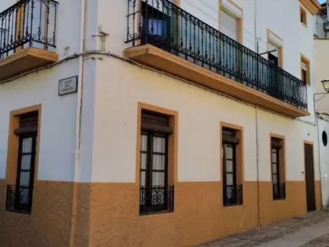 Casa adosada en Plaza del Corralón