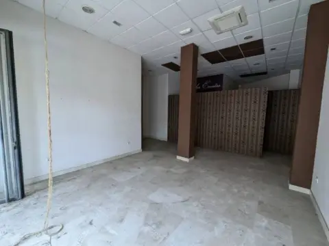 Local comercial en Nueva Andalucía