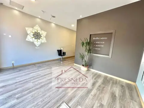 Local comercial en calle de los Alerces