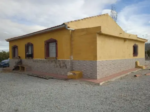 Casa rústica en Freila