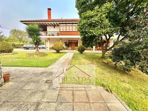 Chalet en calle Lugar San Cucao, 103