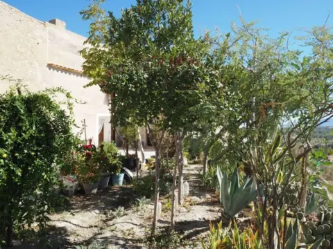 Casa rústica en Benamaurel