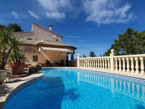 Casa en Ador