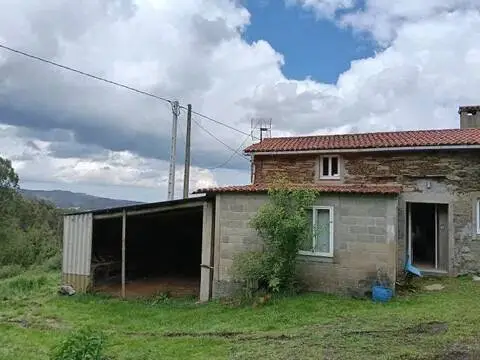 Chalet en A Chantada (Requeira)