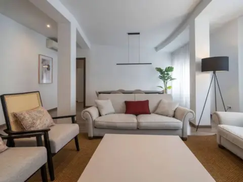 Piso en calle del Hospital