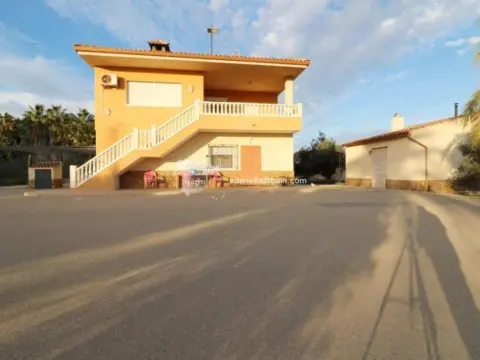 Casa en Plaça de Crevillent-Juzgados