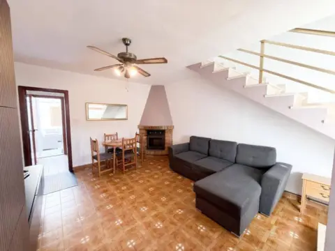 Casa adosada en Santiago de la Ribera