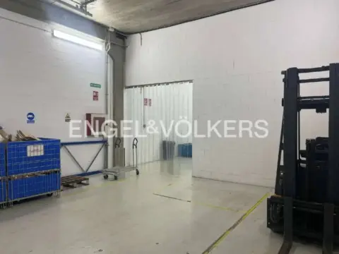 Nave industrial en Avinyonet de Puigventós