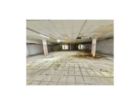 Local comercial en Tenderina-Mercadín-Fozaneldi