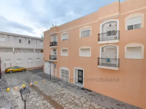 Piso en calle Diego Caparros Segura, 3