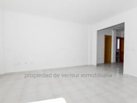 Piso en calle Diego Caparros Segura, 3