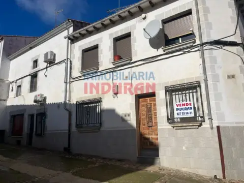 Casa en Peraleda de San Román