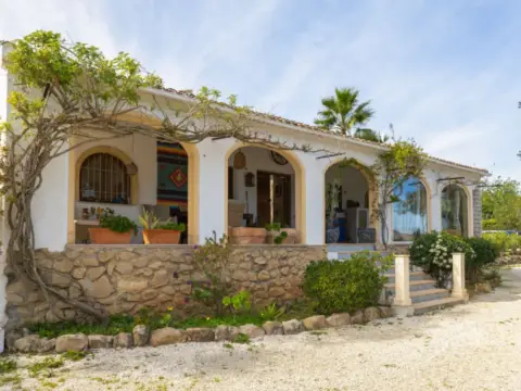 Casa en Los Cerezos-La Mandarina-La Finca-Covatelles