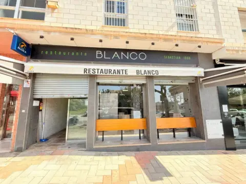 Local comercial en calle Demóstenes, 15