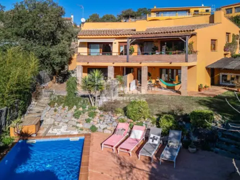 Chalet en Carrer de Miquel Martí i Pol, 7