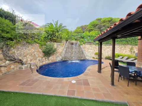 Casa en Canyelles-La Montgoda