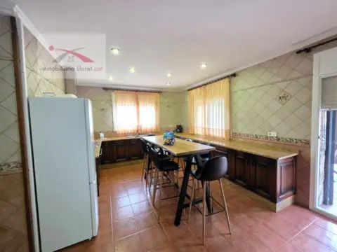 Casa en Canyelles-La Montgoda