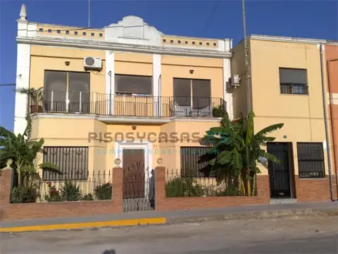 Dúplex en calle Camino Viejo