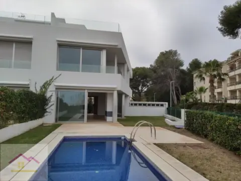 Paired house in Camino el Altall, 51